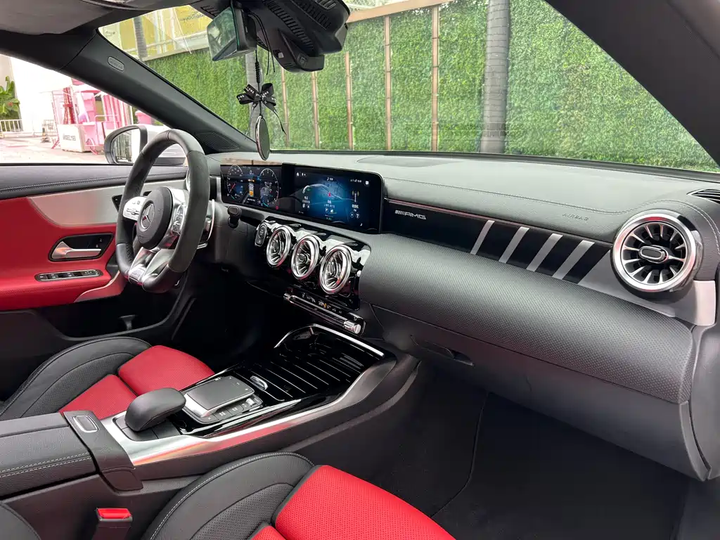 MERCEDES-BENZ CLA AMG