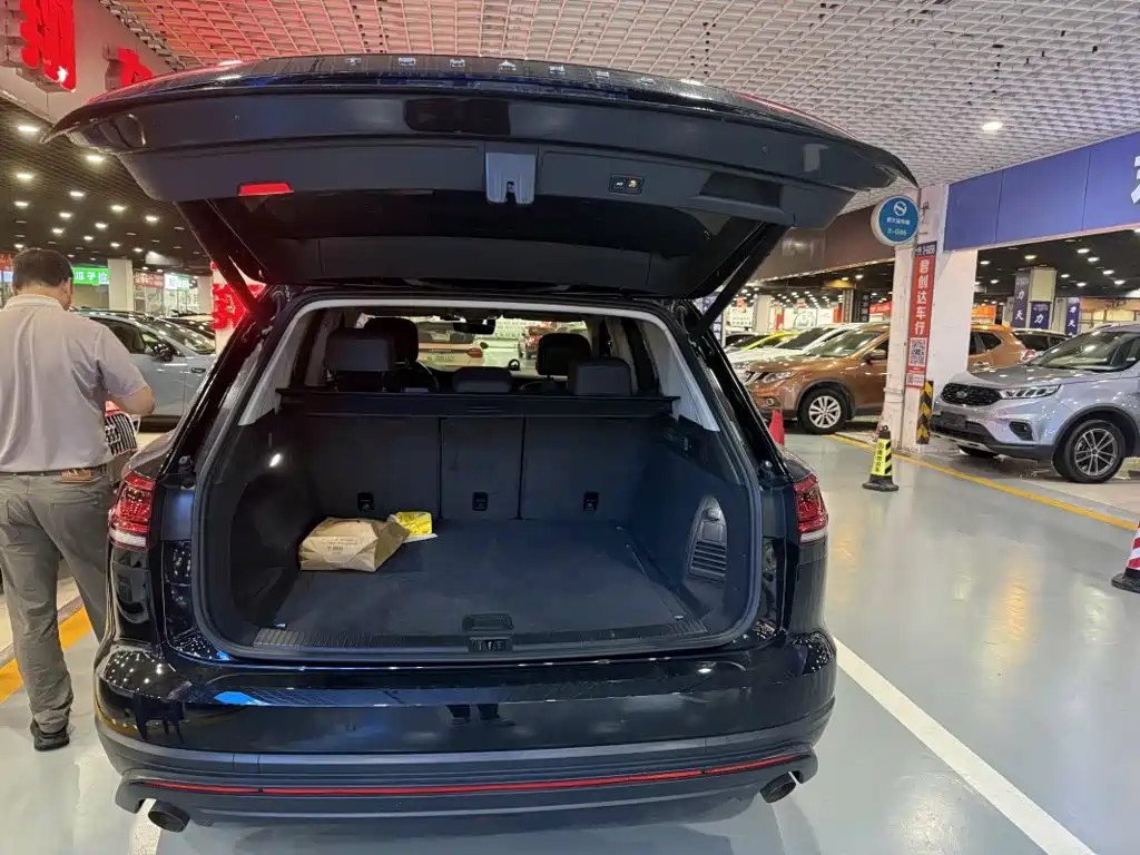 Volkswagen Touareg — миниатюра 8