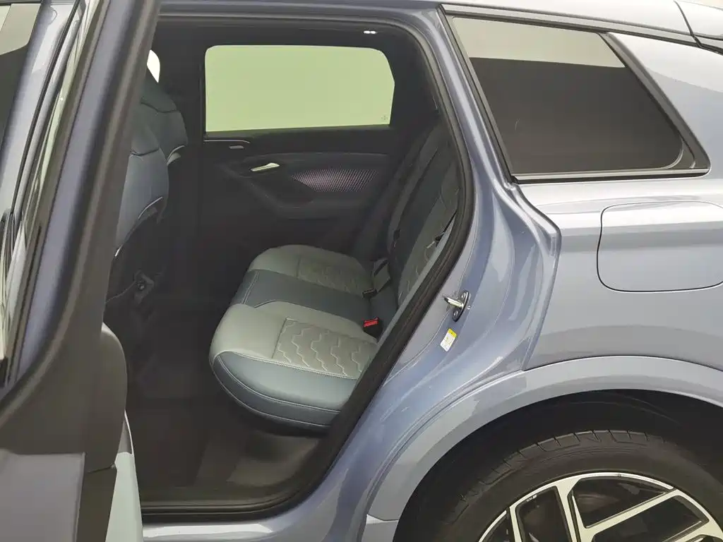 Audi Q6L e-tron — миниатюра 15
