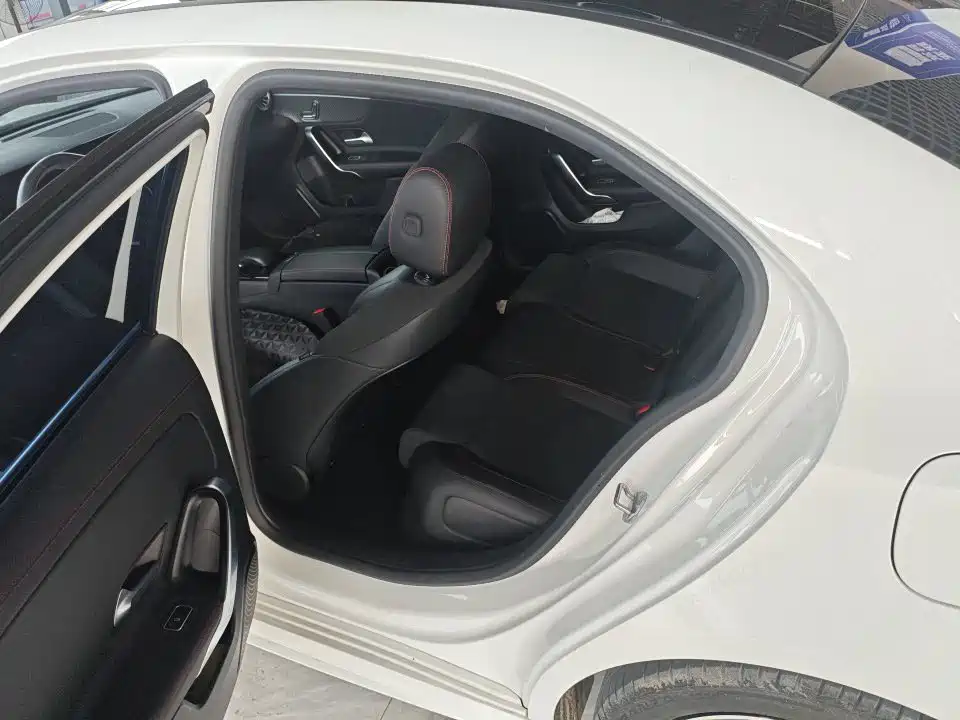 Mercedes-Benz A-Class — миниатюра 6