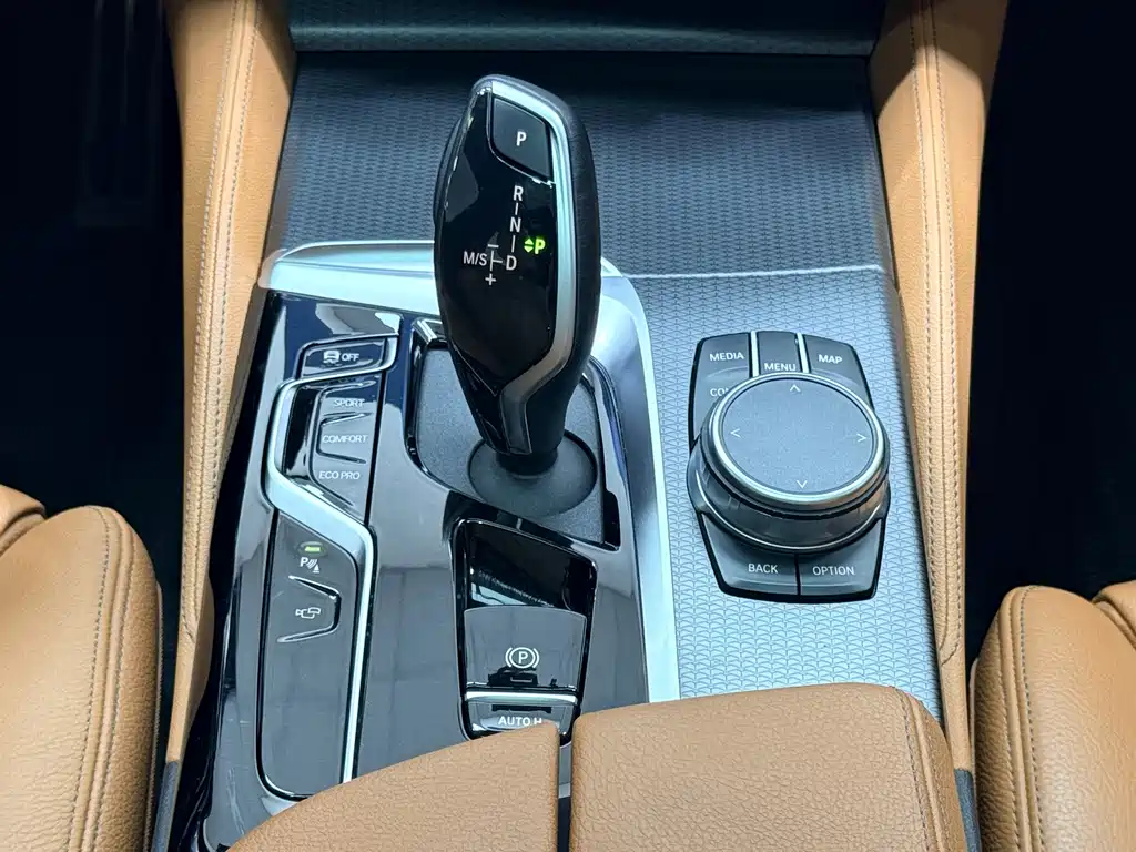 BMW 5 Series (Import) — миниатюра 16