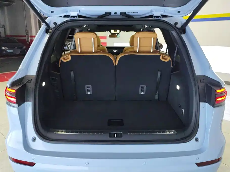 Li Auto Li ONE — миниатюра 4