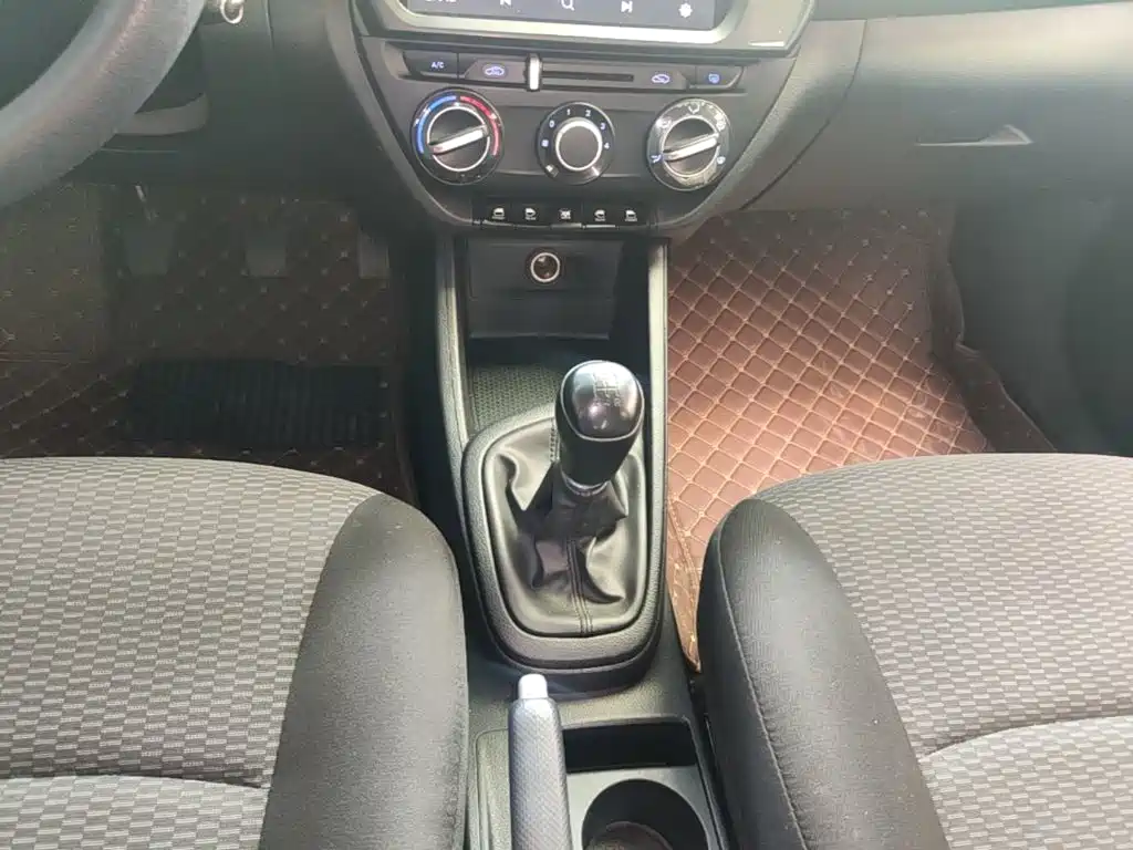 Hyundai Verna - фото 14