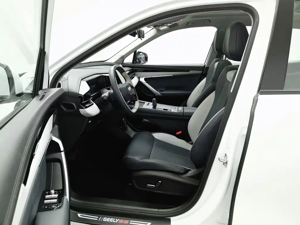 Geely Boyue L — миниатюра 10
