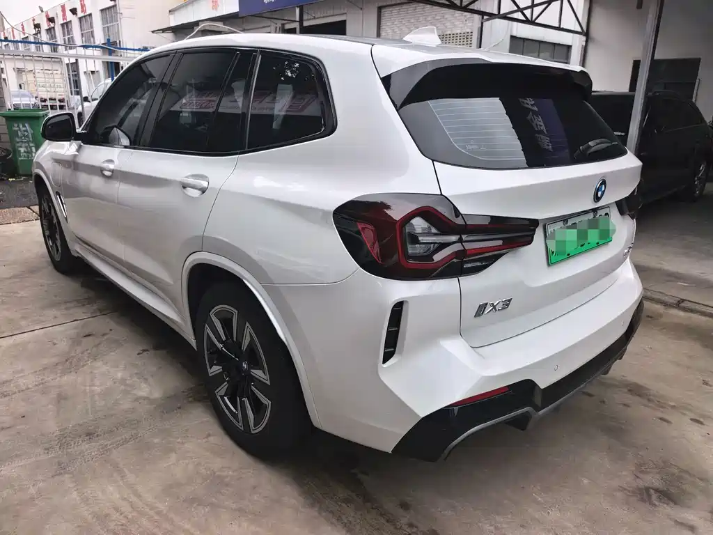 BMW iX3 — миниатюра 13