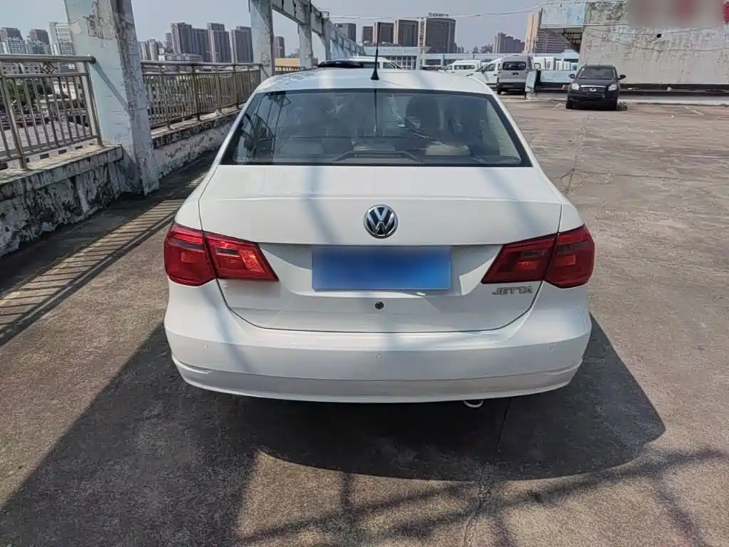 Volkswagen Jetta — миниатюра 6