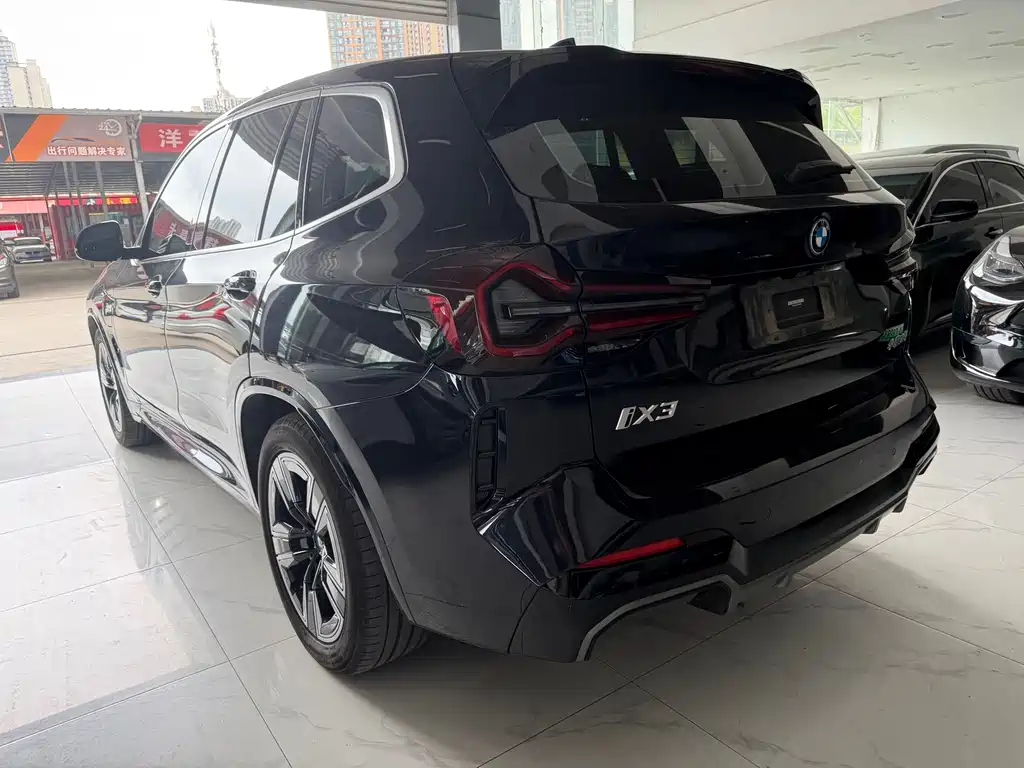 BMW iX3 — миниатюра 7