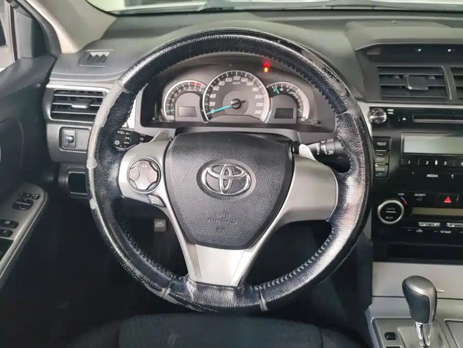 Toyota Camry — миниатюра 15