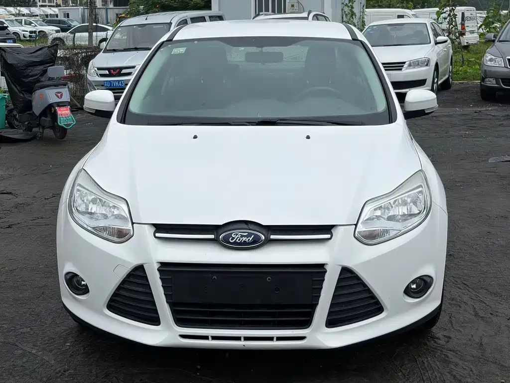 Ford Focus 2012 1.6L MT Comfort