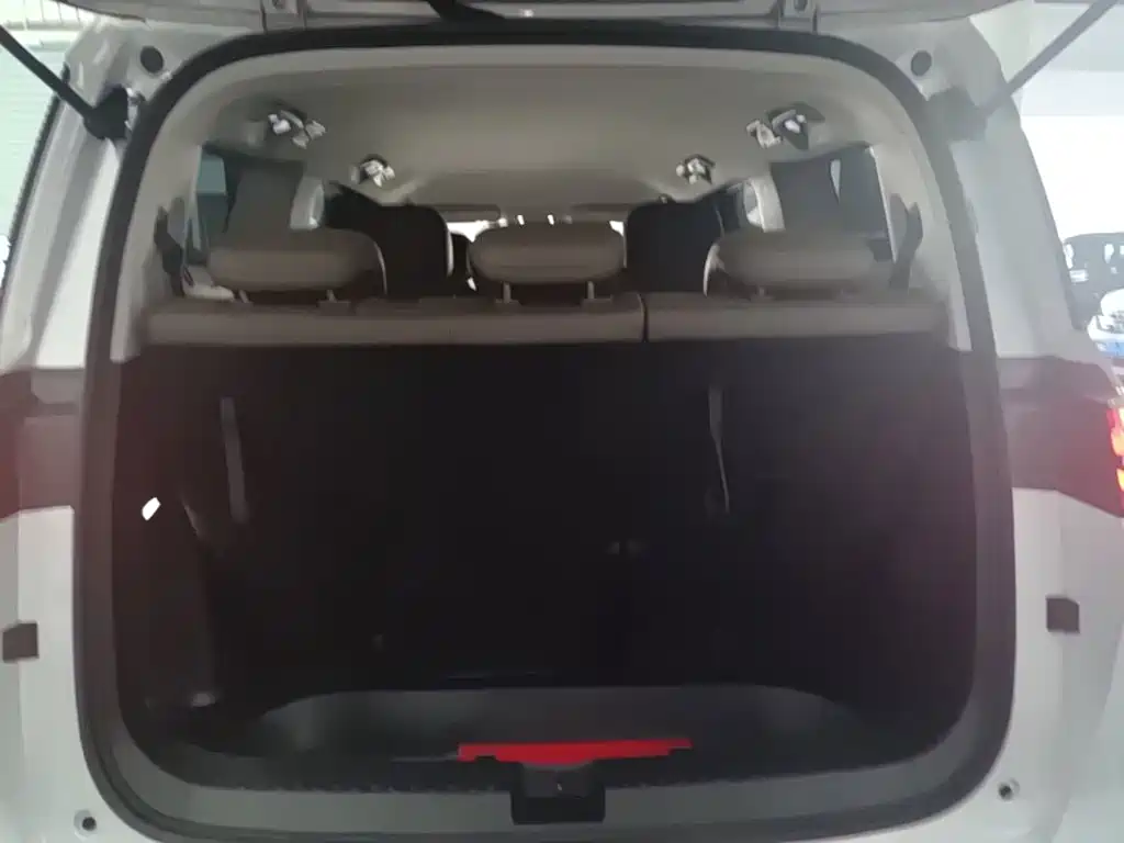 Wuling Xingguang 730 New Energy — миниатюра 19