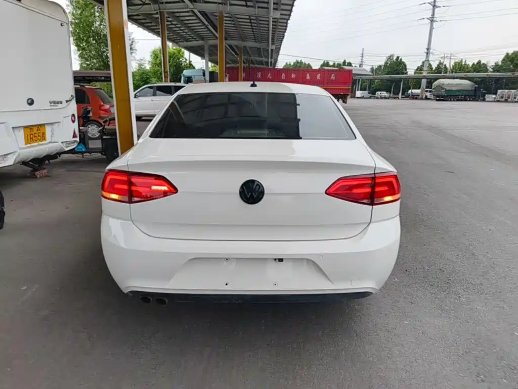 Volkswagen Lamando — миниатюра 6