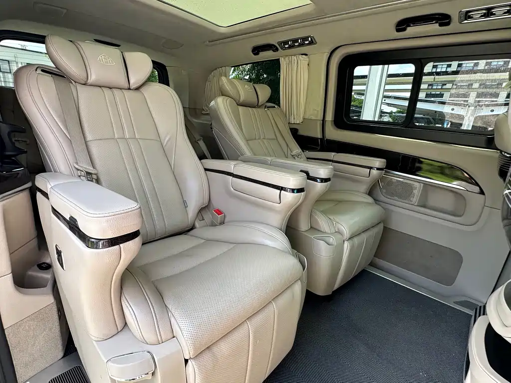 Mercedes-Benz V-Class — миниатюра 18