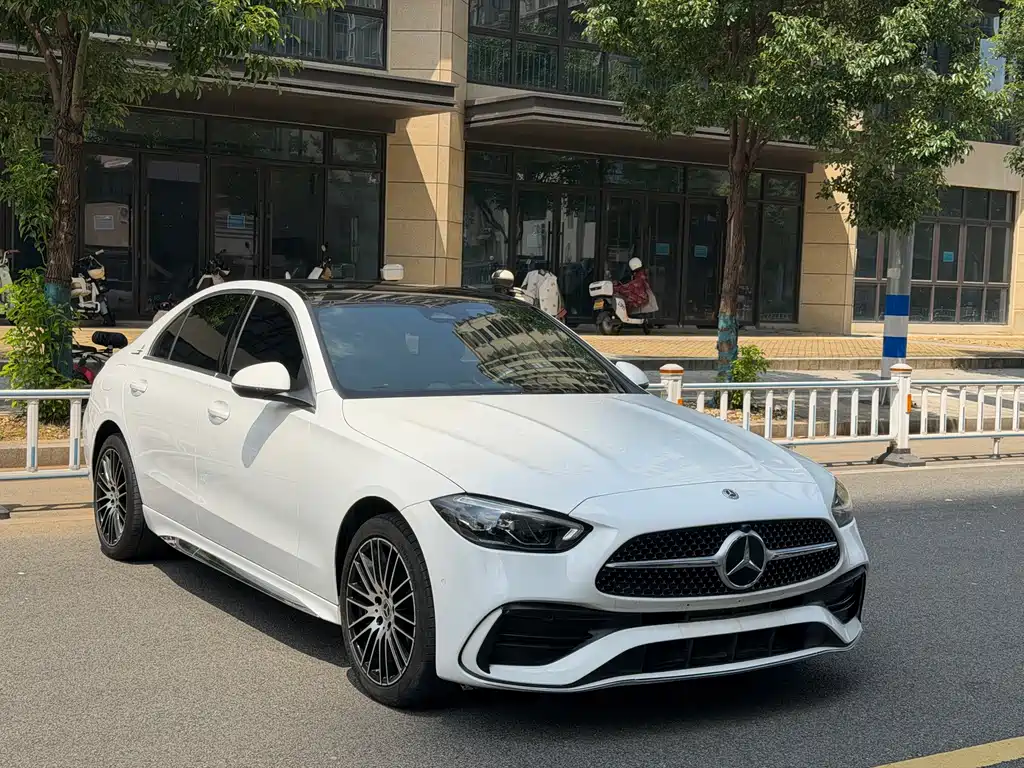 Mercedes-Benz C-Class — миниатюра 3