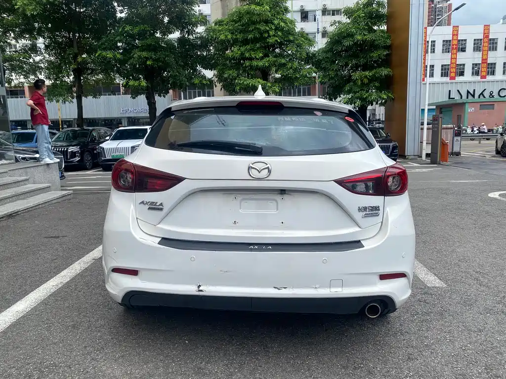 Mazda Mazda3 3 2017 1.5L AT Comfort V