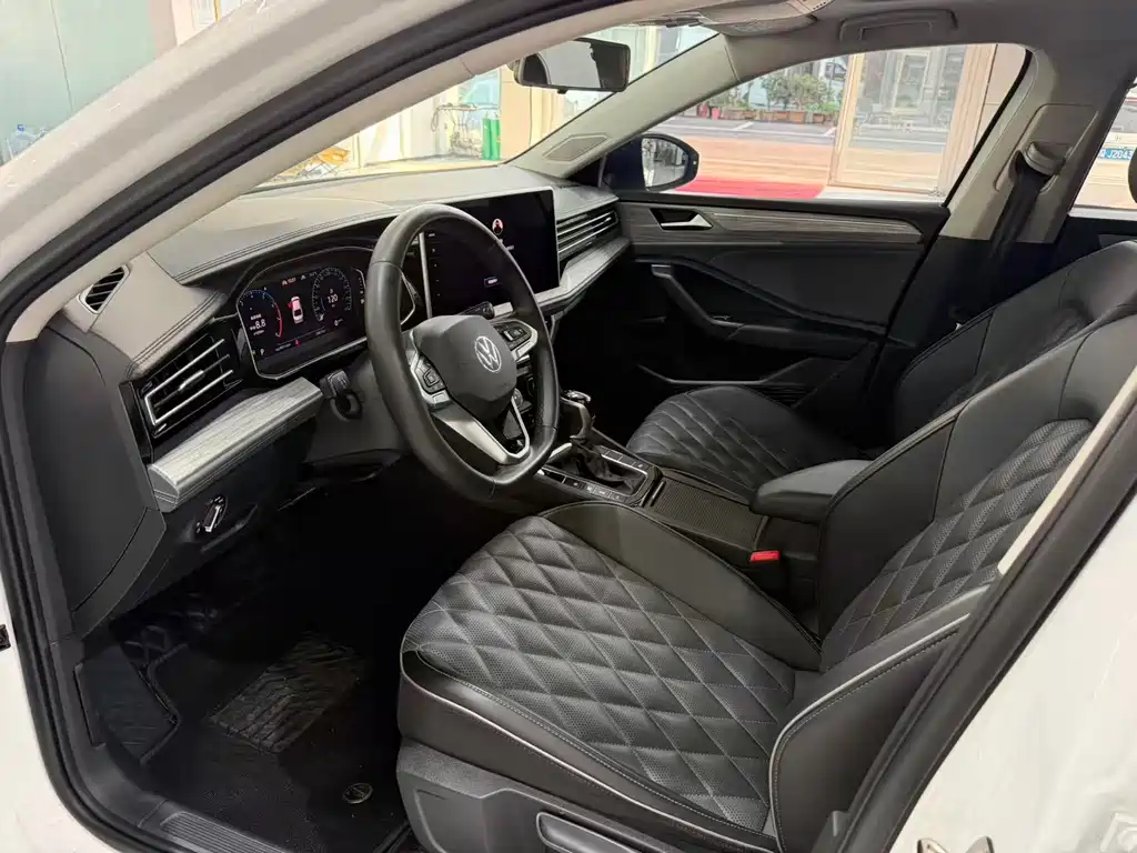 Volkswagen Sagitar — миниатюра 6