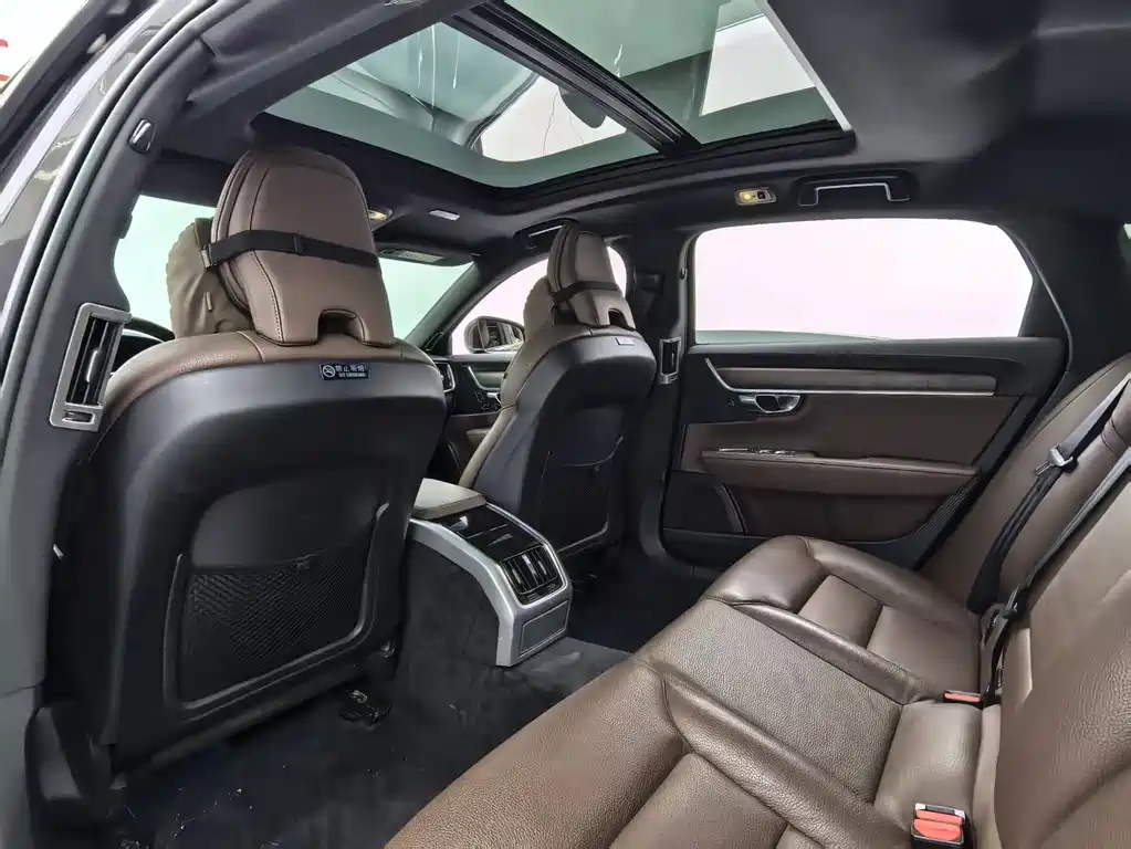 Volvo S90 — миниатюра 14
