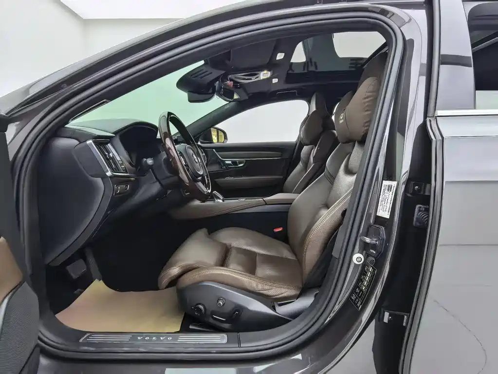 Volvo S90 — миниатюра 19