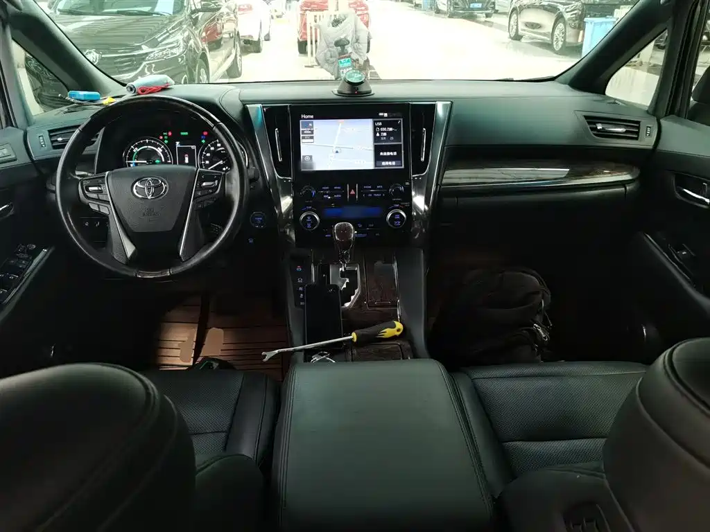Toyota Vellfire 2020 2.5L HV Luxury