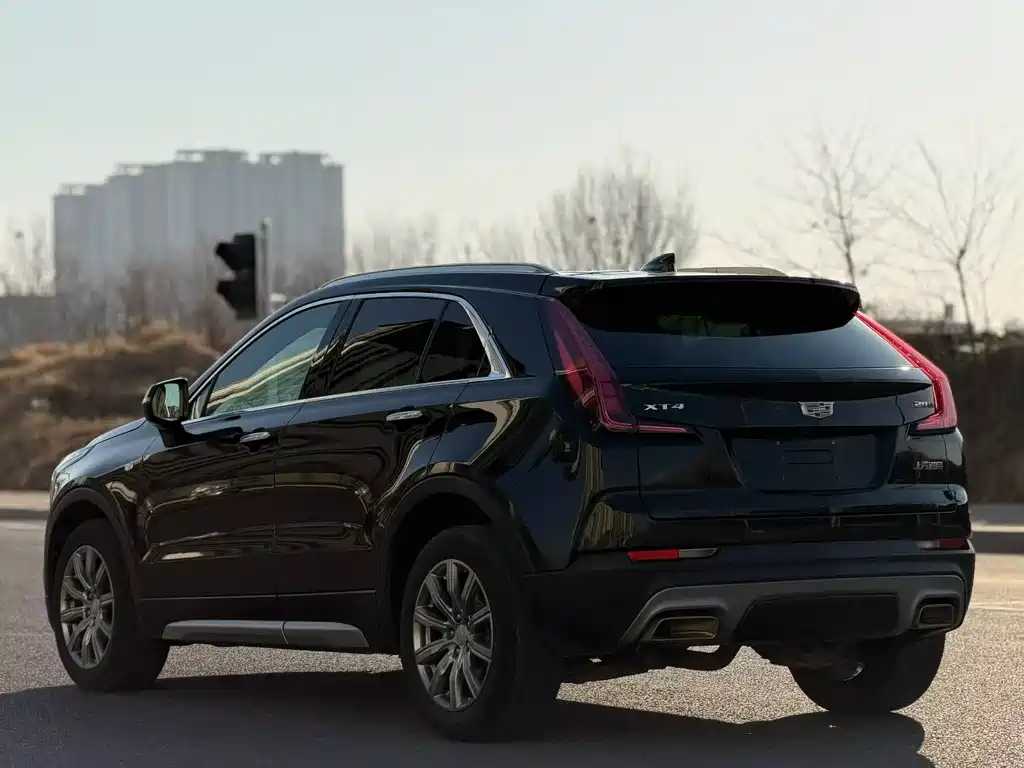 CADILLAC XT4