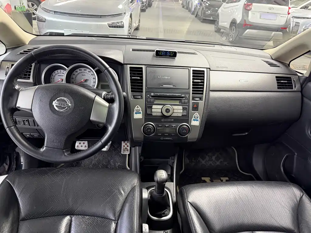 Nissan Tiida — миниатюра 7