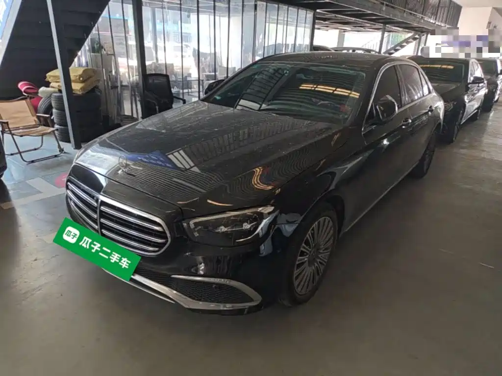 Mercedes-Benz E-Class — миниатюра 2