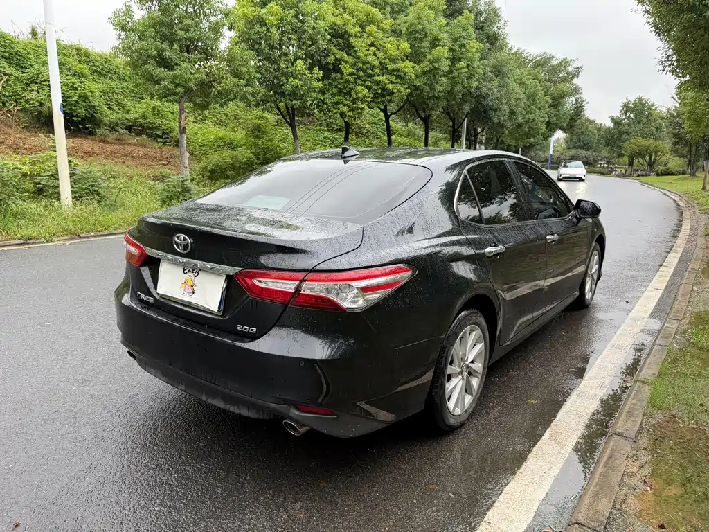 Toyota Camry — миниатюра 15