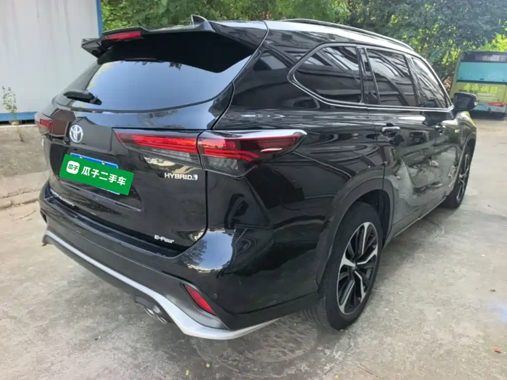 Toyota Crown Kluger — миниатюра 7