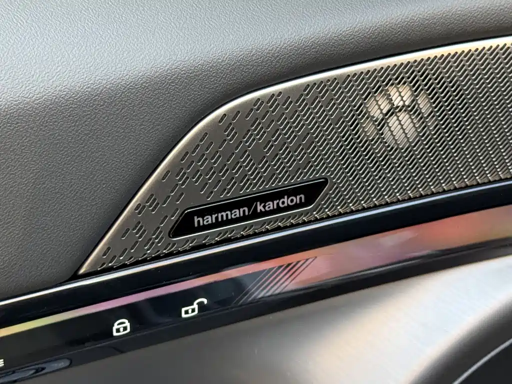 BMW 5 Series — миниатюра 17