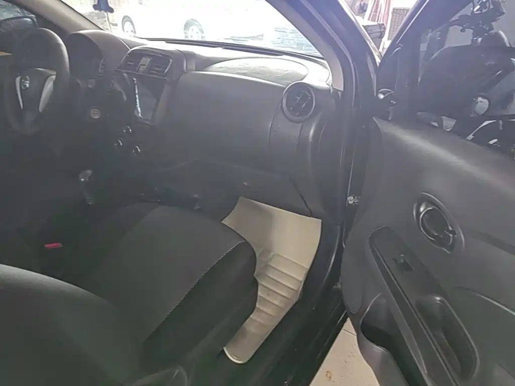 Nissan Sunny — миниатюра 9