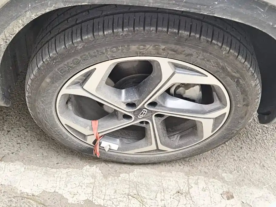Geely Xingyue L — миниатюра 6