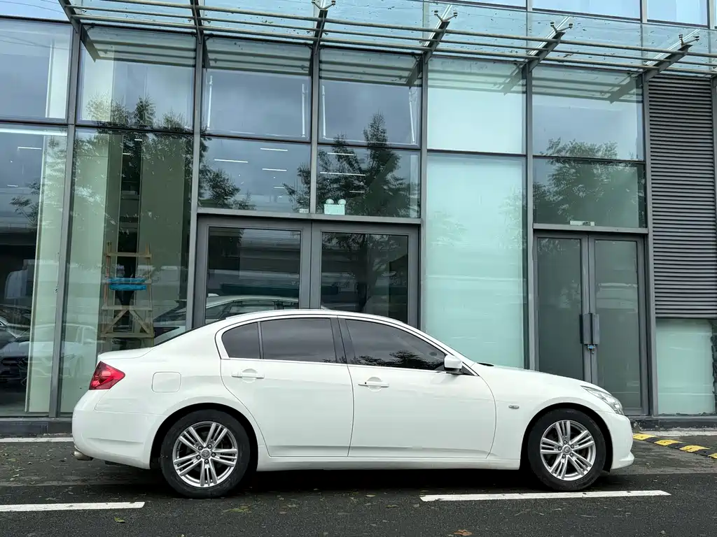 Infiniti G — миниатюра 4