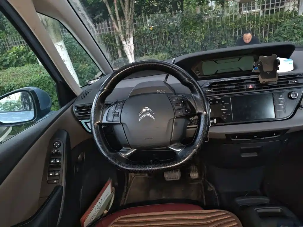 Citroen C4 Picasso — миниатюра 11
