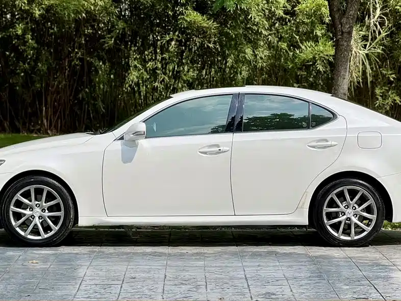 Lexus IS 2011 250