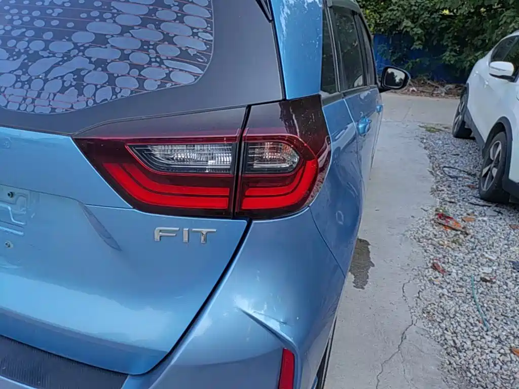 Honda Fit — миниатюра 8