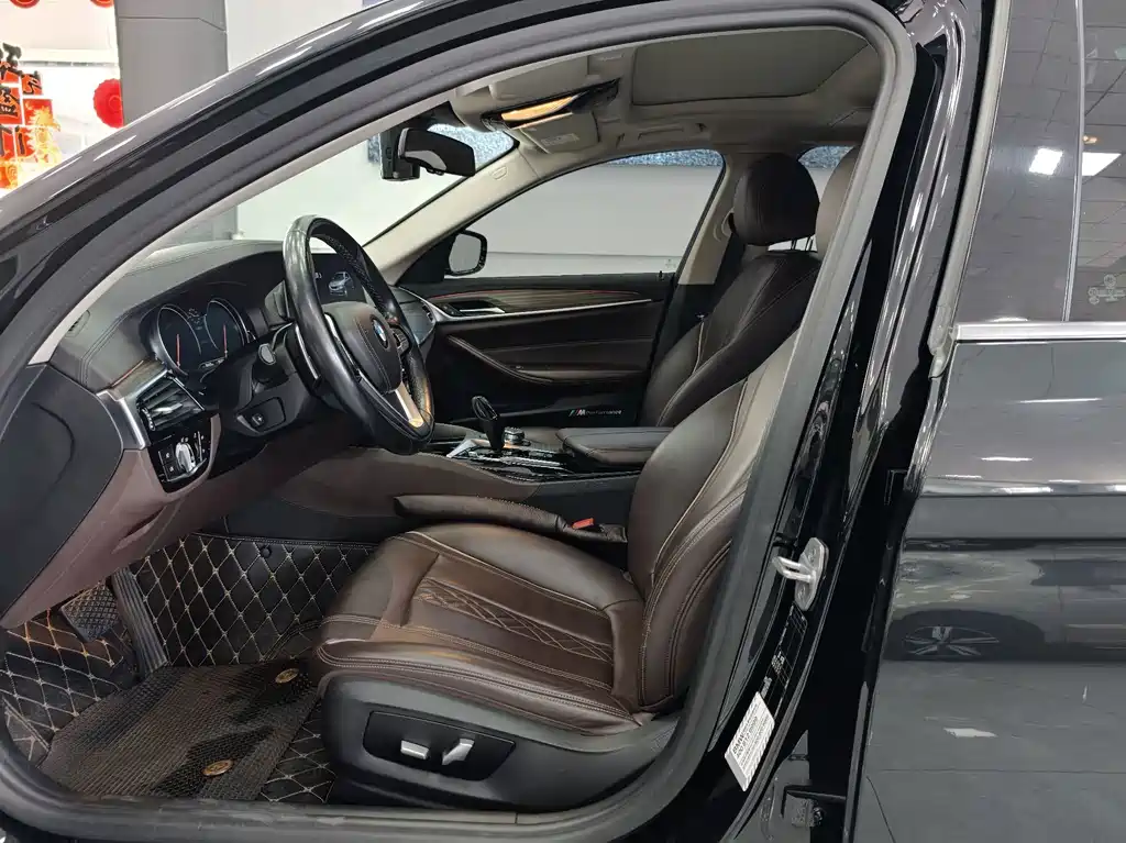 BMW 5 Series — миниатюра 11
