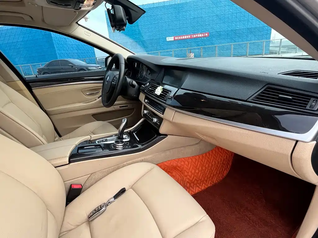 BMW 5 Series — миниатюра 15
