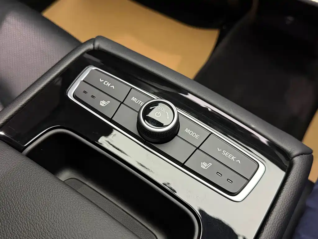 Kia K5 — миниатюра 20