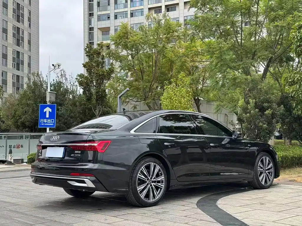 Audi A6L — миниатюра 9