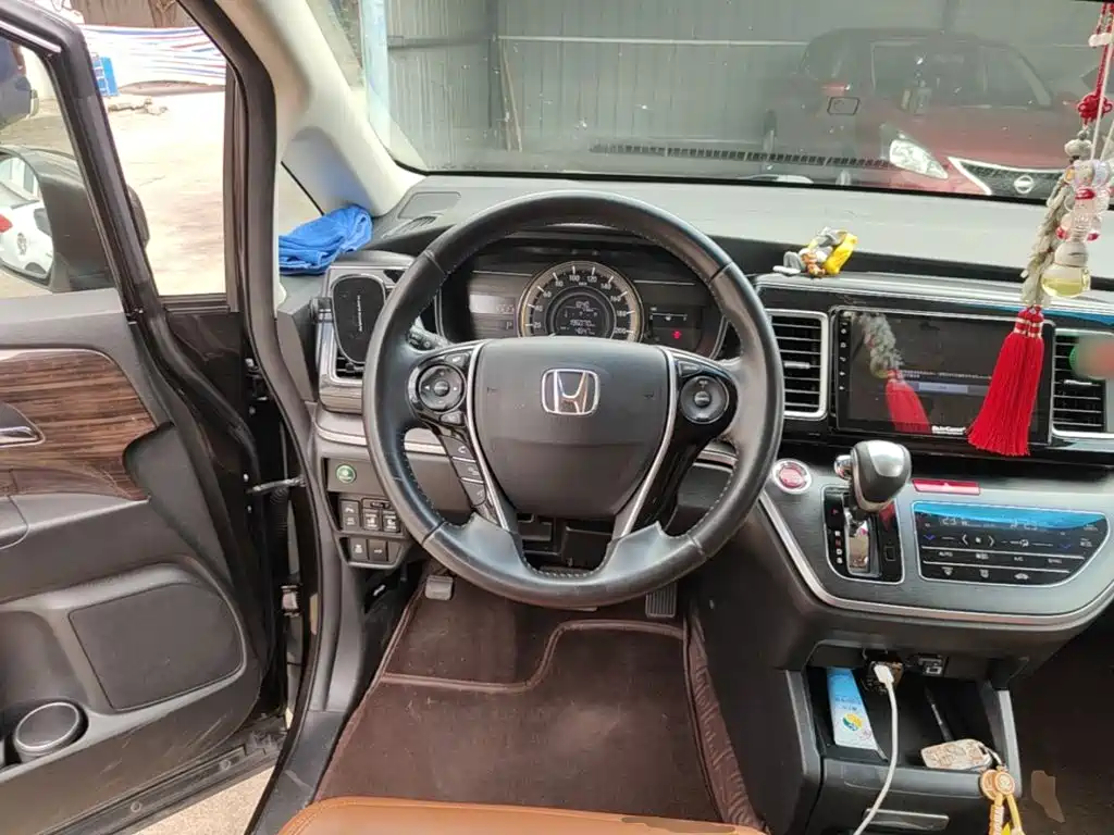 Honda Elysion — миниатюра 11