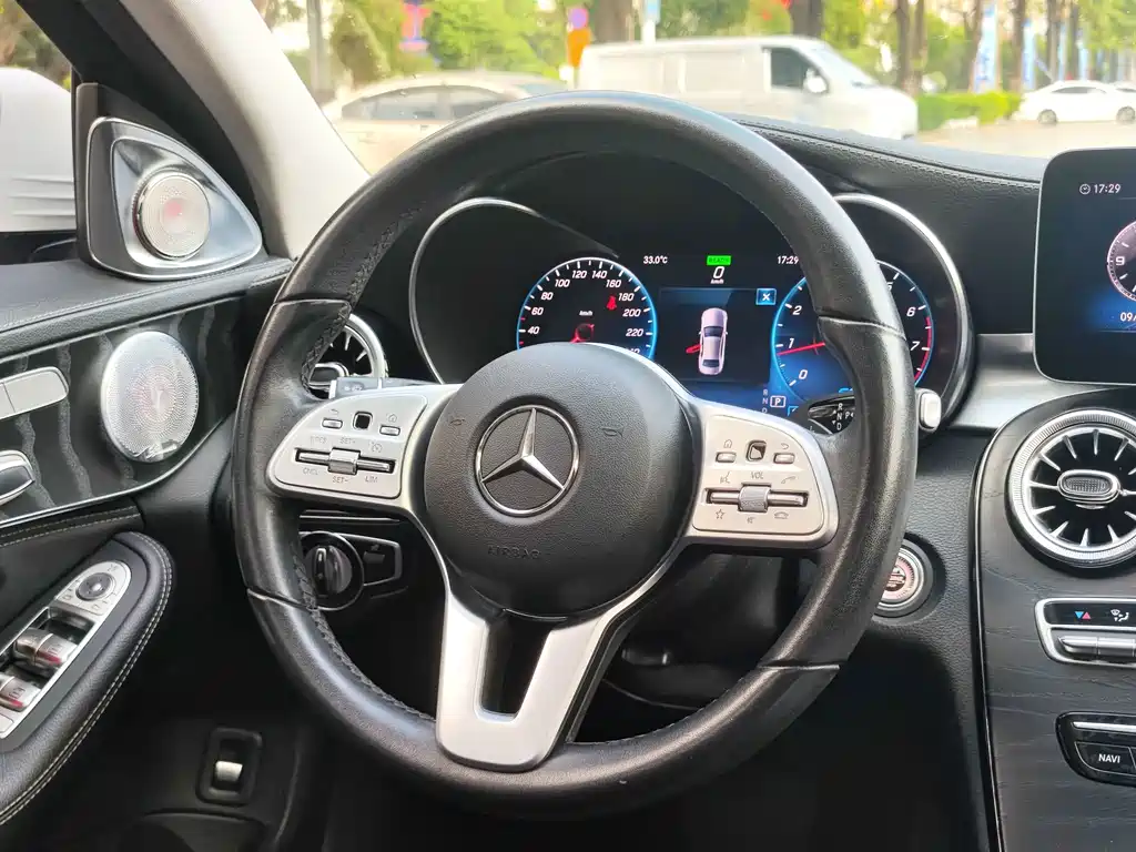Mercedes-Benz C-Class — миниатюра 15