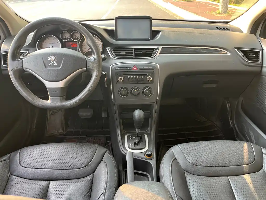 Peugeot 308 — миниатюра 12