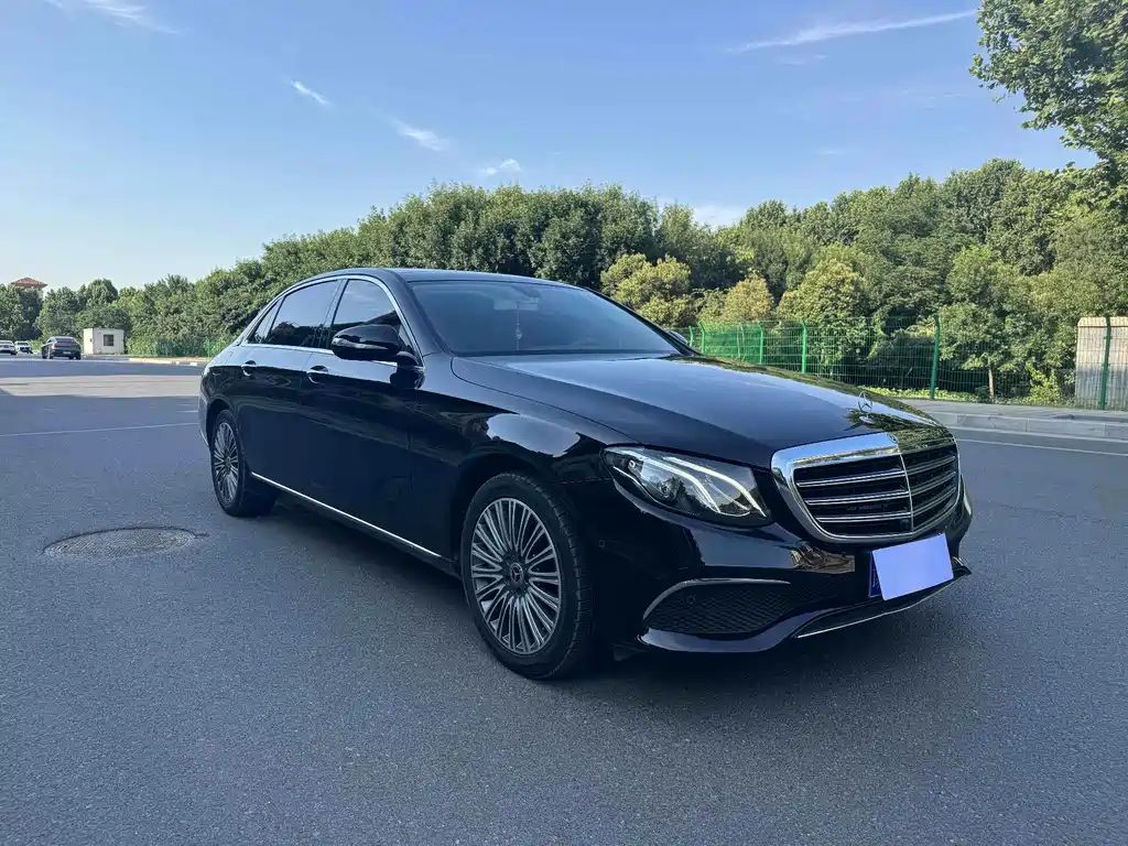Mercedes-Benz E-Class — миниатюра 3