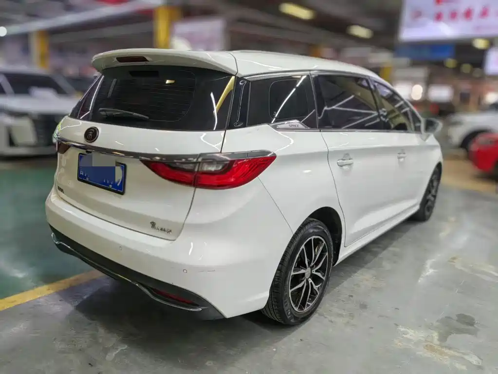 BYD SONG MAX