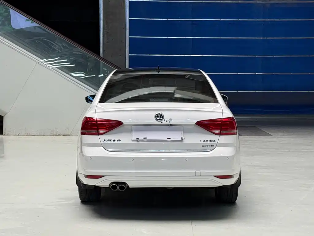Volkswagen Lavida — миниатюра 6
