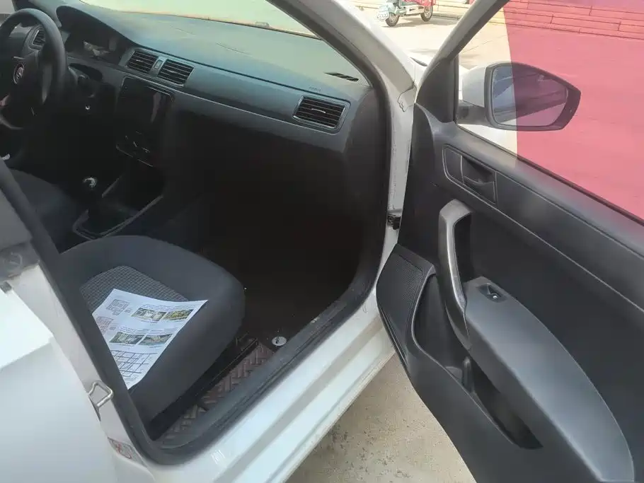 Volkswagen Santana — миниатюра 8