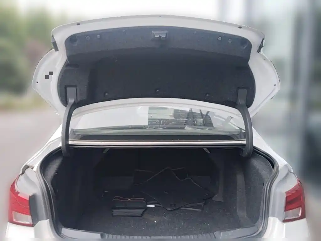 Buick Verano — миниатюра 10