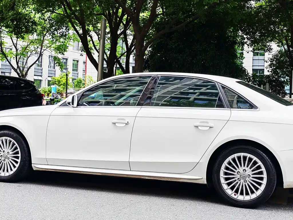 Audi A4L — миниатюра 7