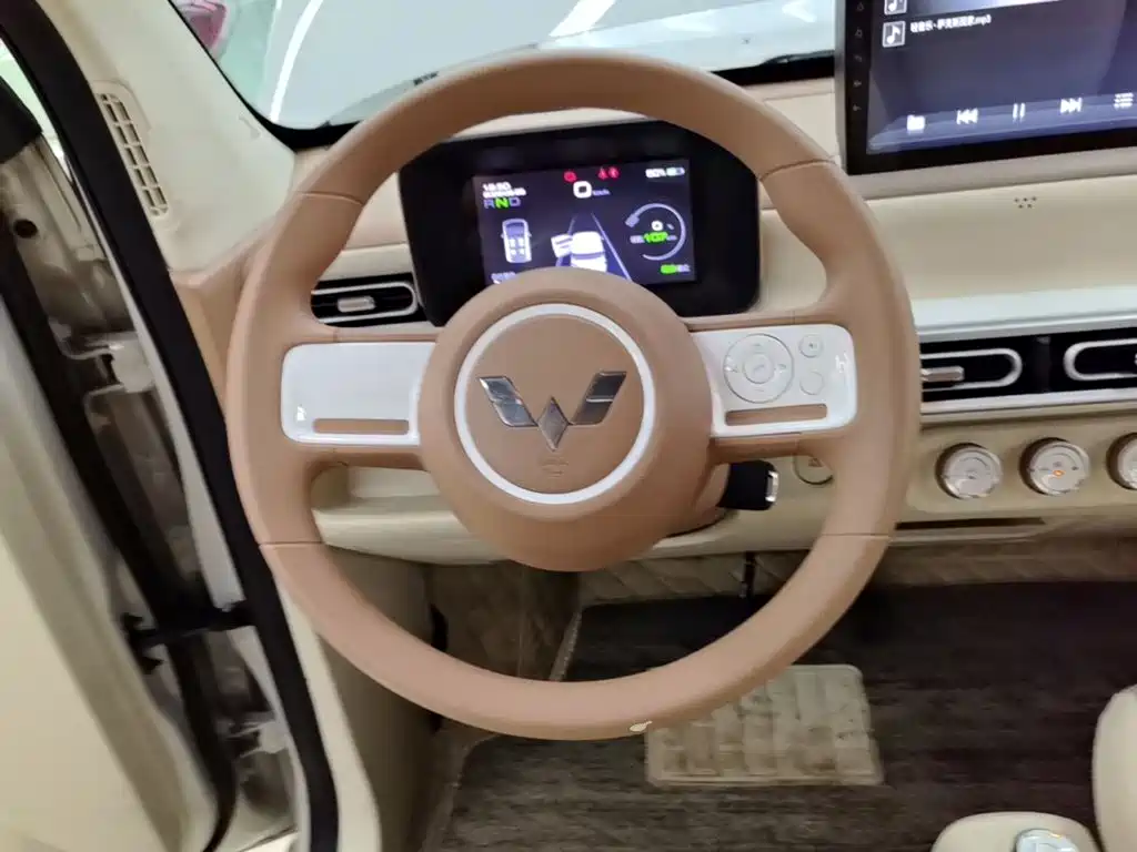 Wuling MINIEV — миниатюра 11