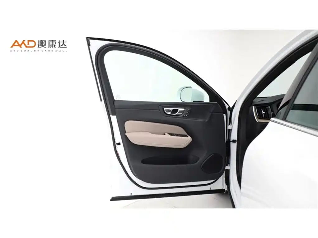 Volvo XC60 — миниатюра 10