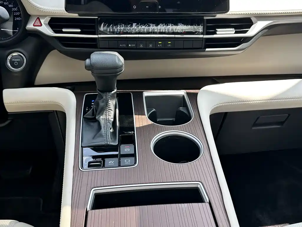 Toyota Sienna — миниатюра 13